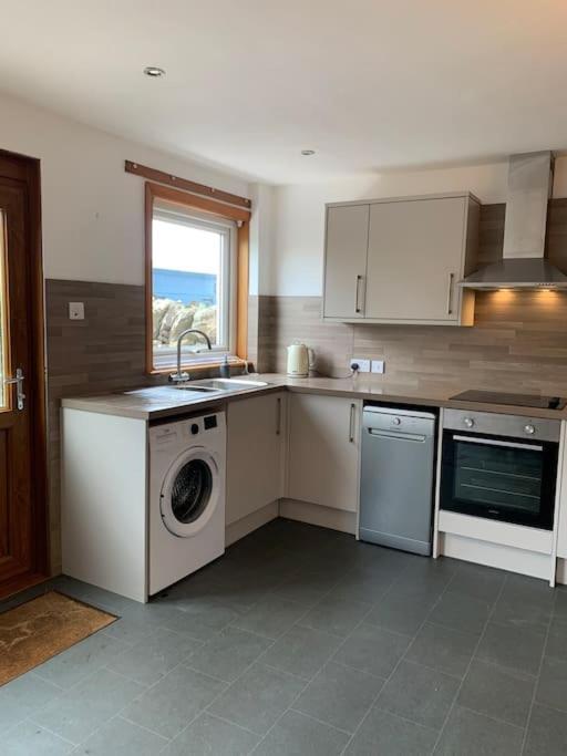 Cladach Cottage - Seafront Isle of Whithorn Екстериор снимка